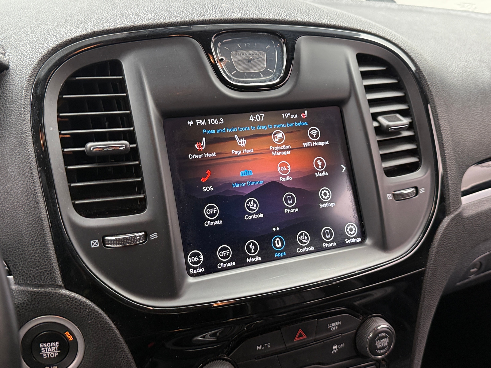 Thumbnail: 2019 Chrysler 300 - 3