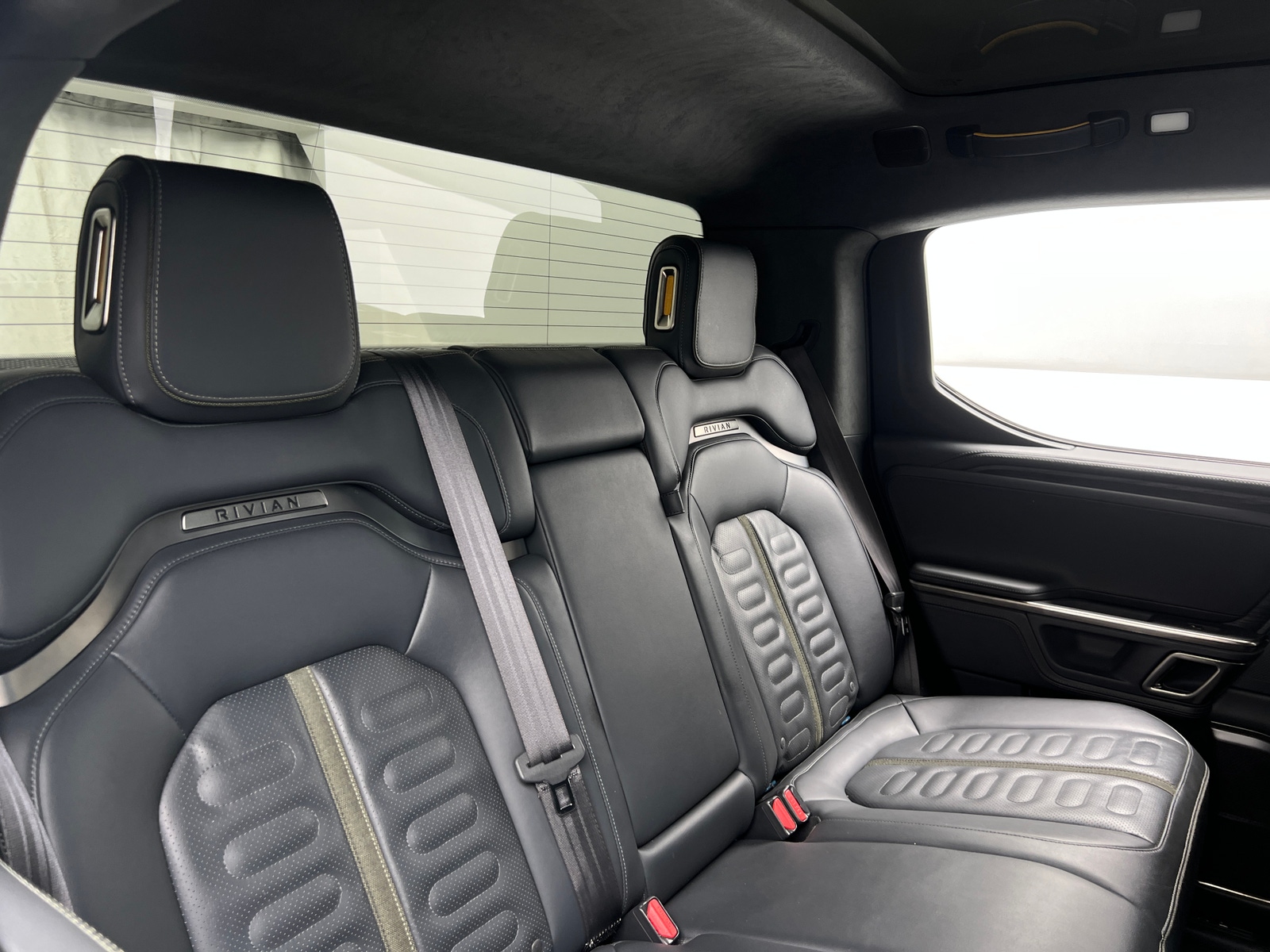 Thumbnail: 2022 Rivian R1T - 5