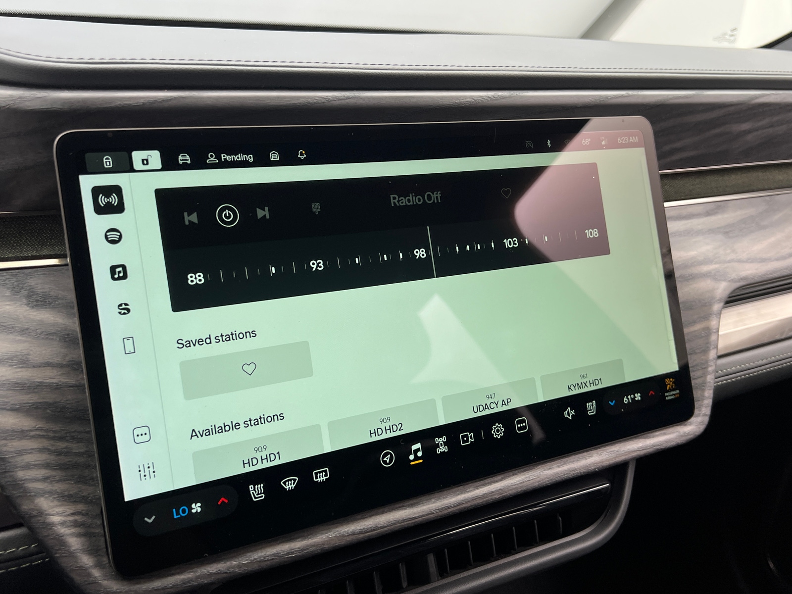 Thumbnail: 2022 Rivian R1T - 3