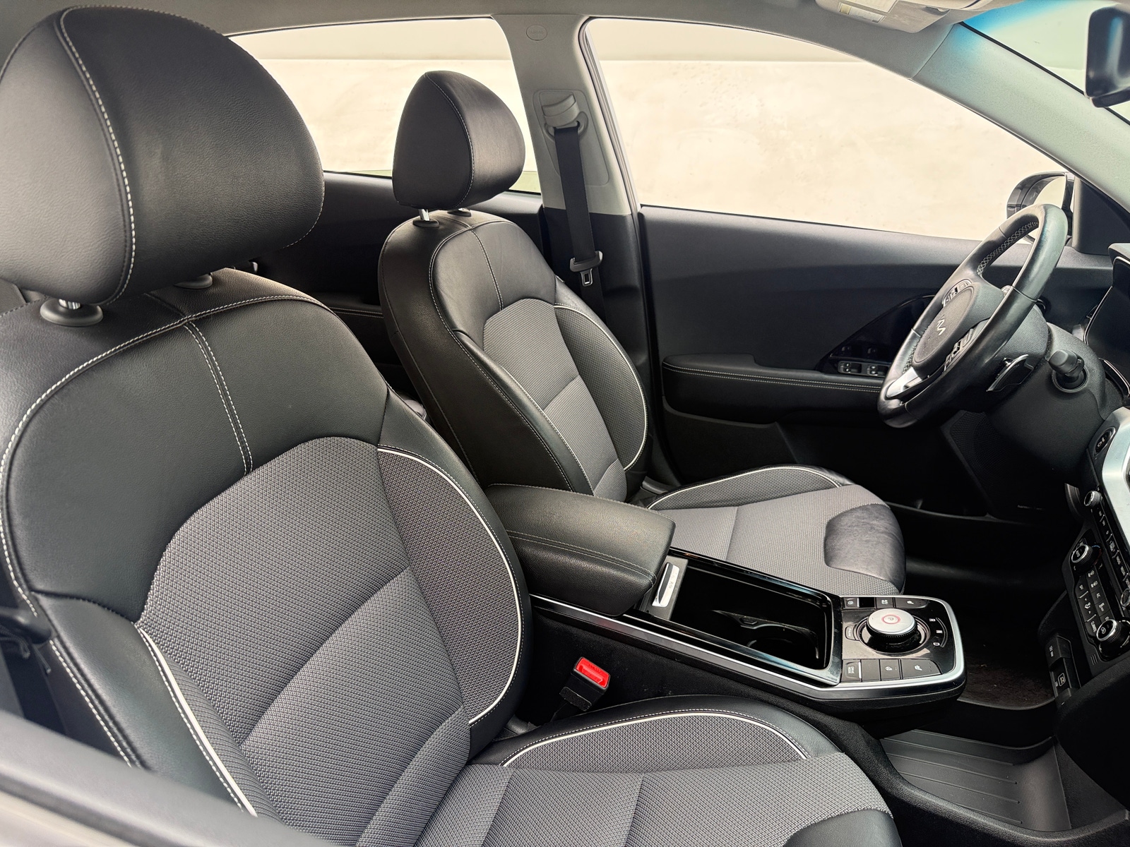 Thumbnail: 2022 Kia Niro - 2