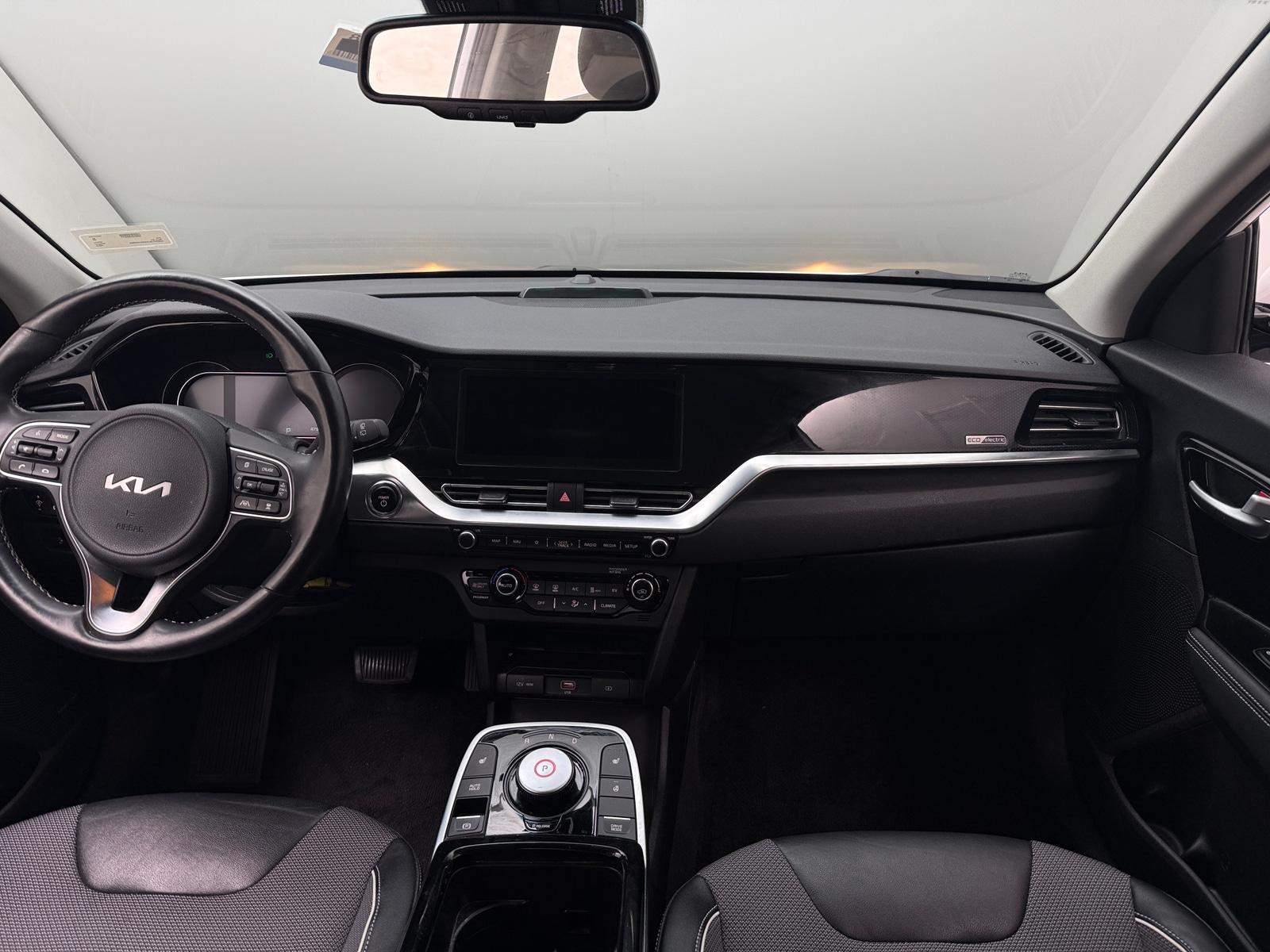 Thumbnail: 2022 Kia Niro - 3