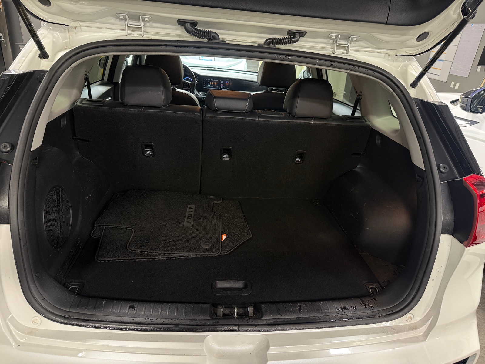 Thumbnail: 2022 Kia Niro - 7