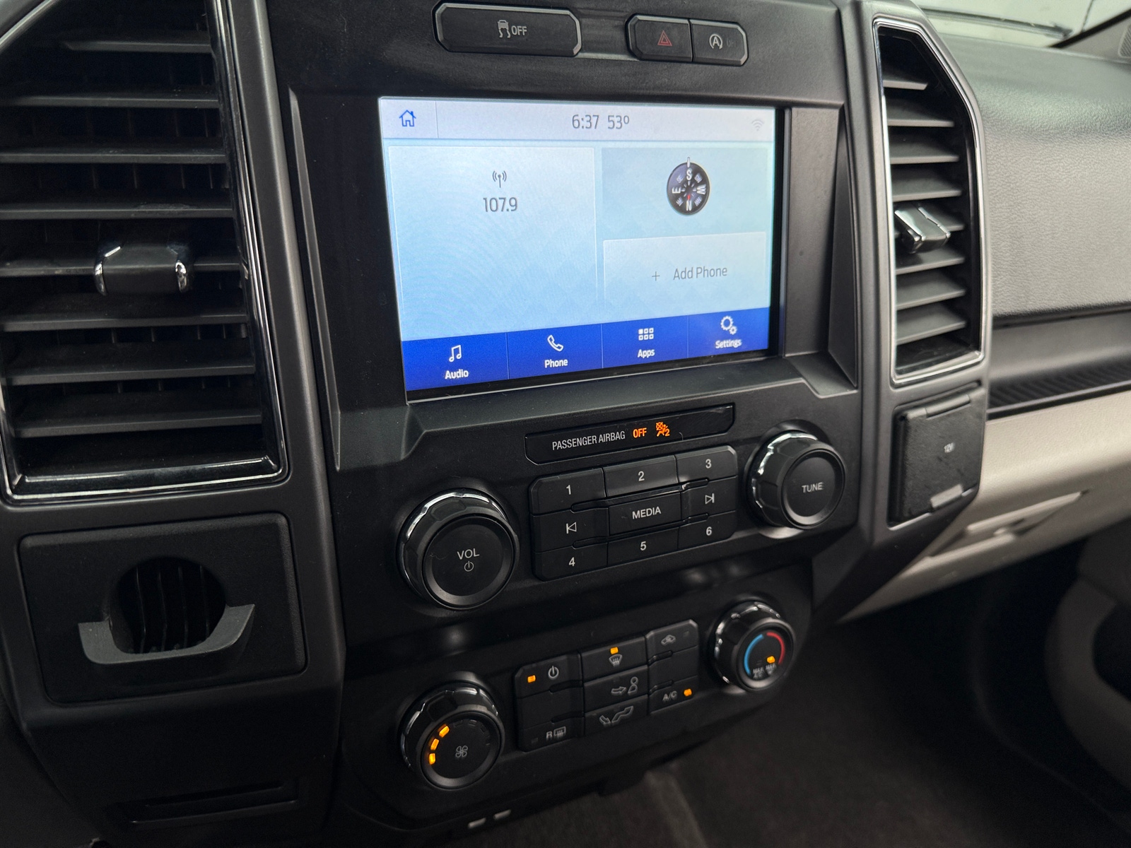 Thumbnail: 2020 Ford Econoline - 4