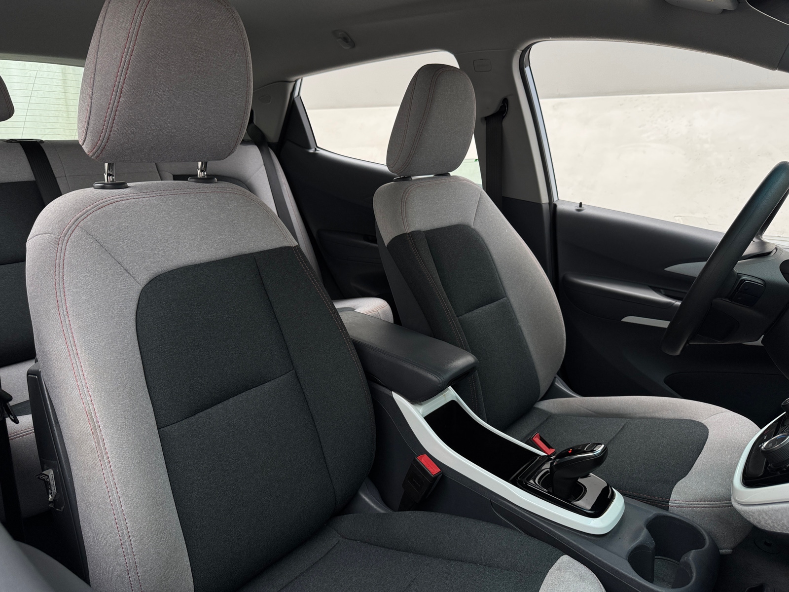 Thumbnail: 2018 Chevrolet Bolt EV - 2