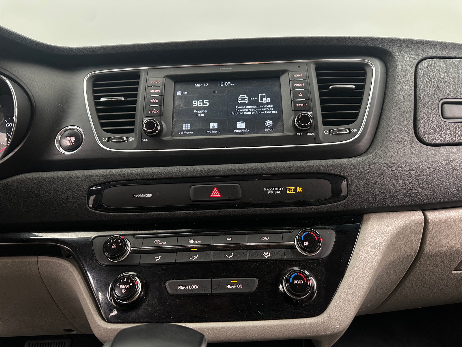 Thumbnail: 2019 Kia Sedona - 3