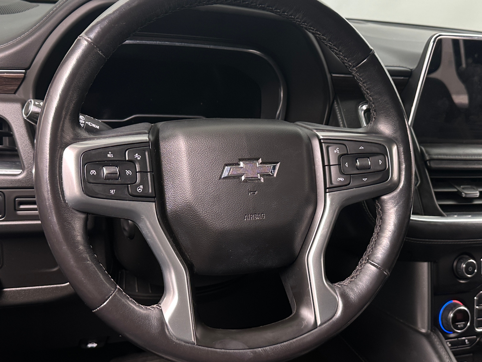 Thumbnail: 2022 Chevrolet Tahoe - 4