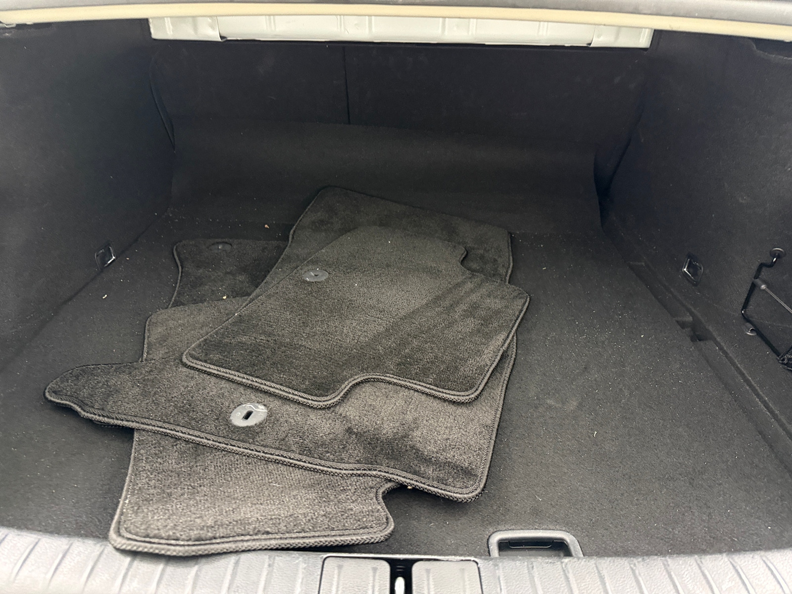 Thumbnail: 2025 Genesis G70 - 6