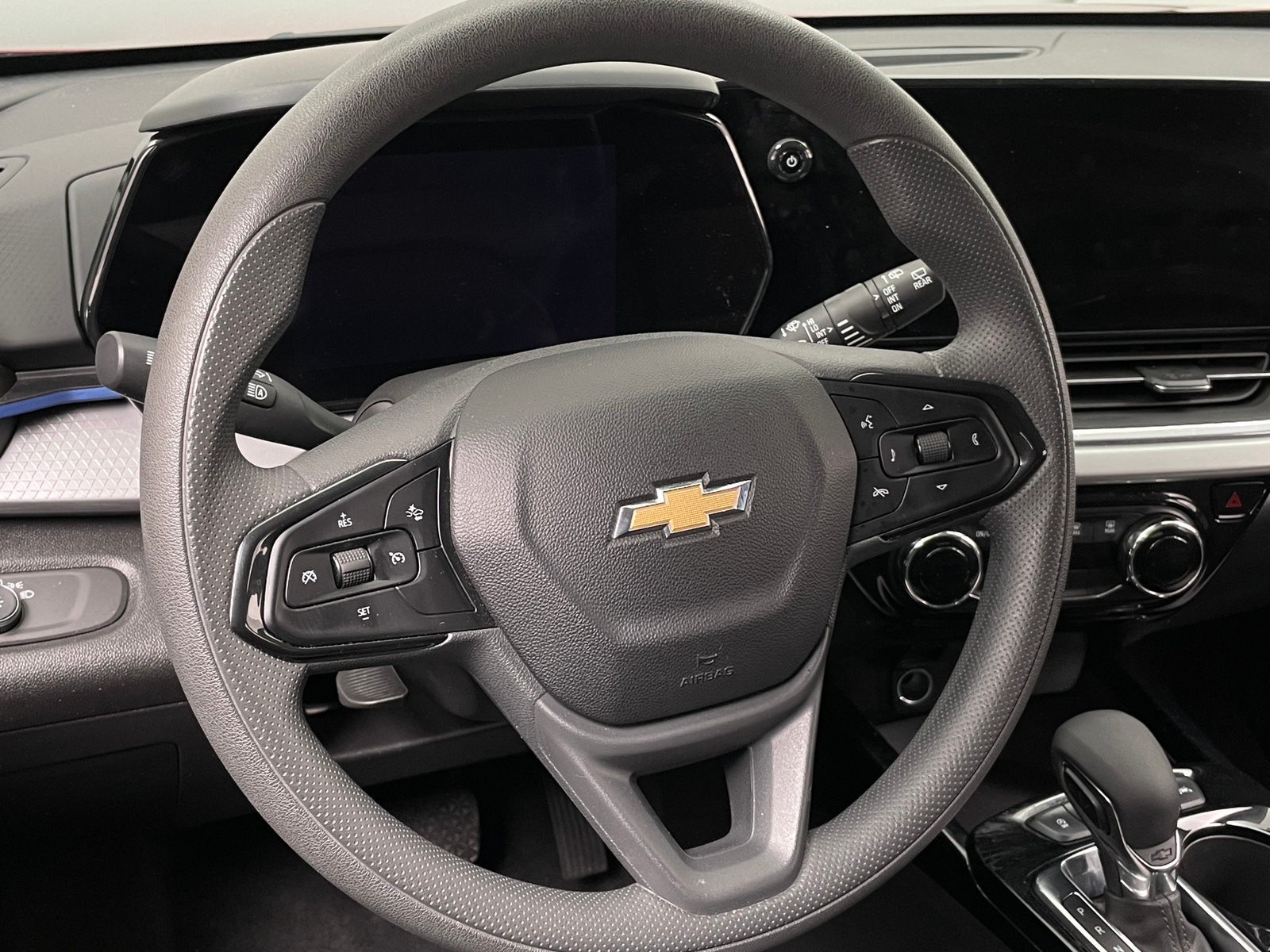 Thumbnail: 2025 Chevrolet Trax - 5