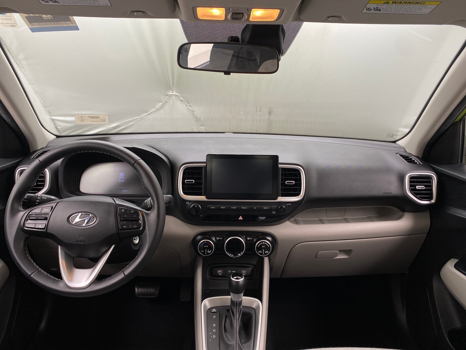 Thumbnail: 2023 Hyundai Venue - 3