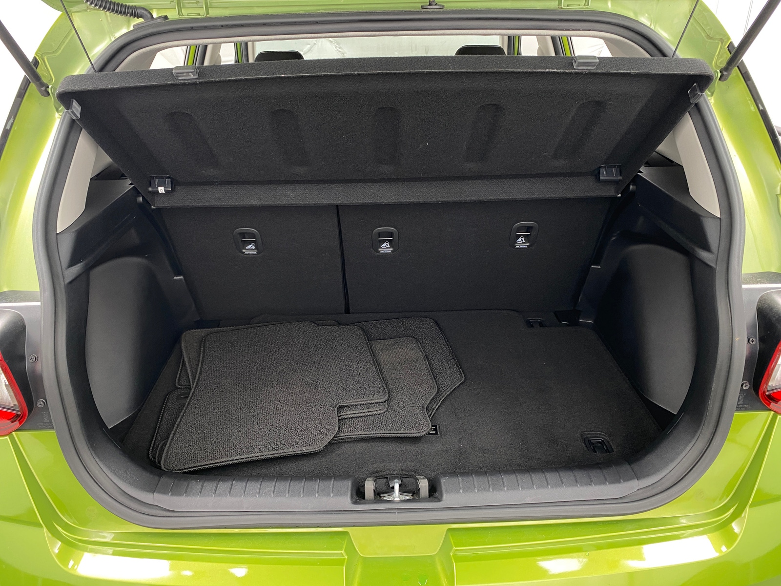 Thumbnail: 2023 Hyundai Venue - 7