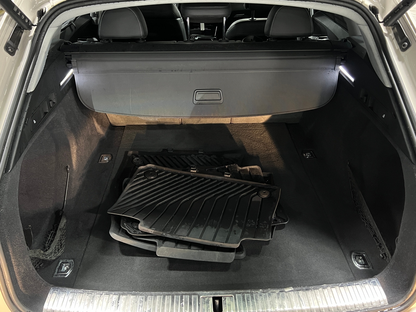 Thumbnail: 2021 Audi e-tron - 6