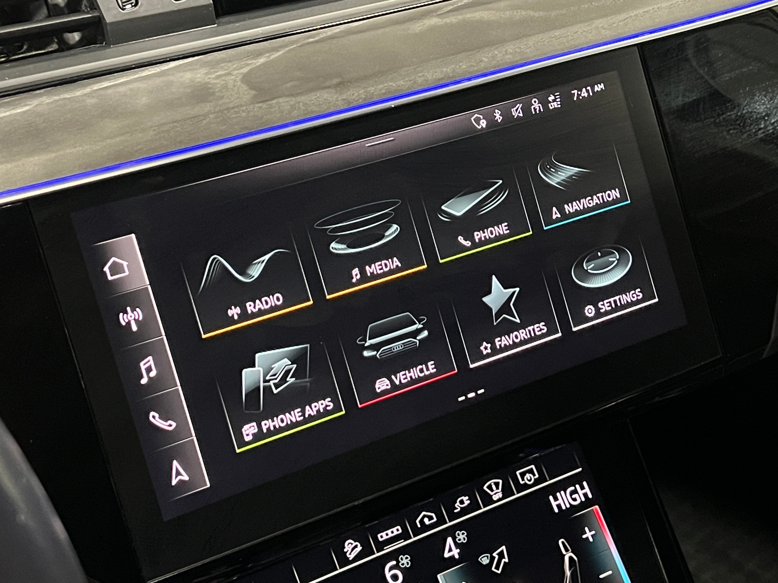 Thumbnail: 2021 Audi e-tron - 3