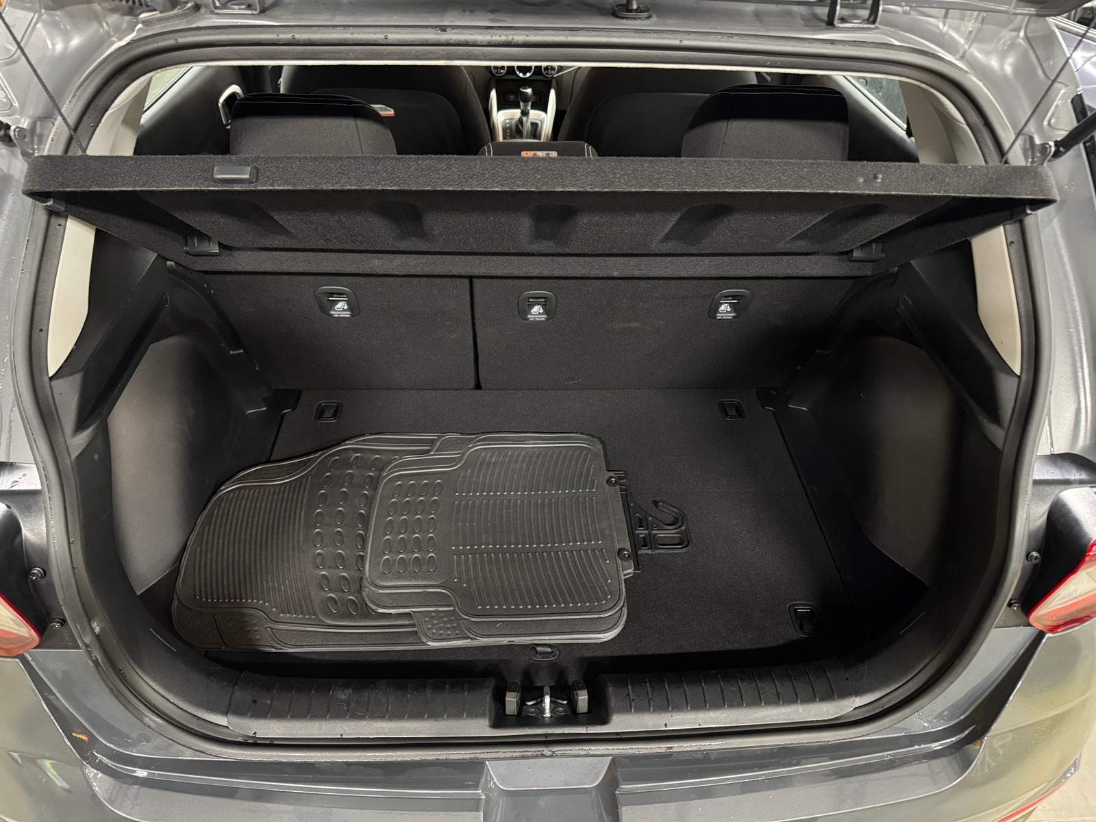 Thumbnail: 2025 Hyundai Venue - 7