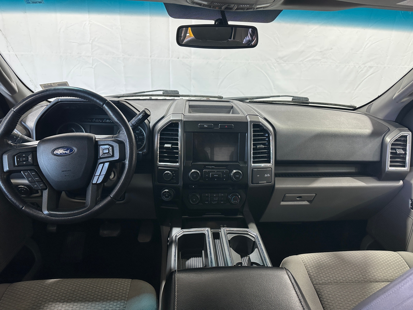 Thumbnail: 2016 Ford Econoline - 3