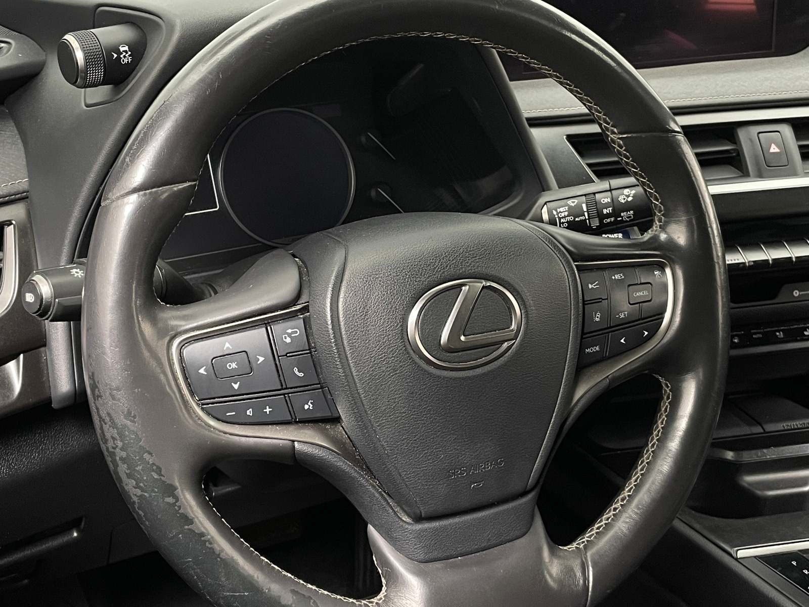 Thumbnail: 2019 Lexus UX - 4