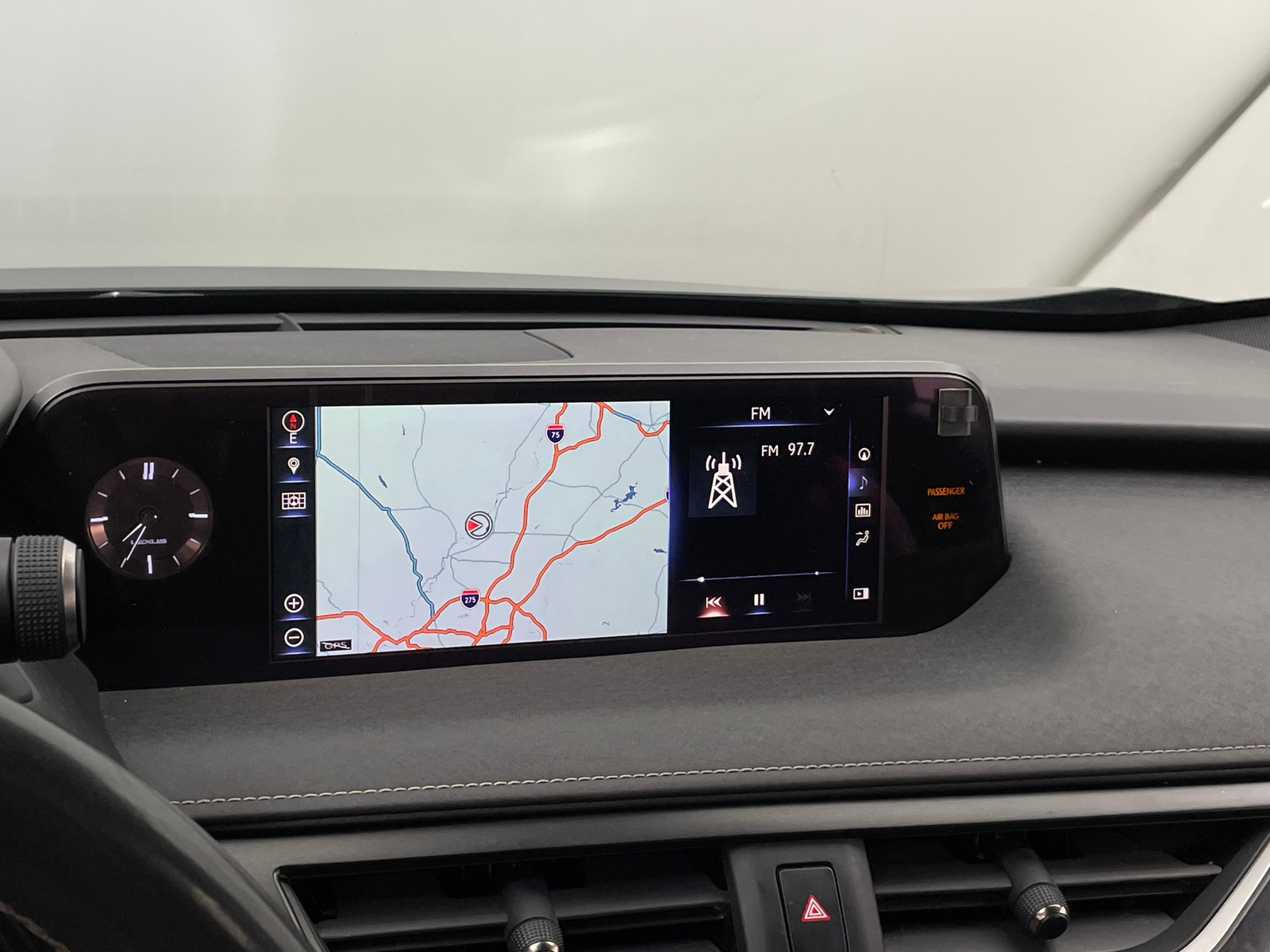 Thumbnail: 2019 Lexus UX - 3