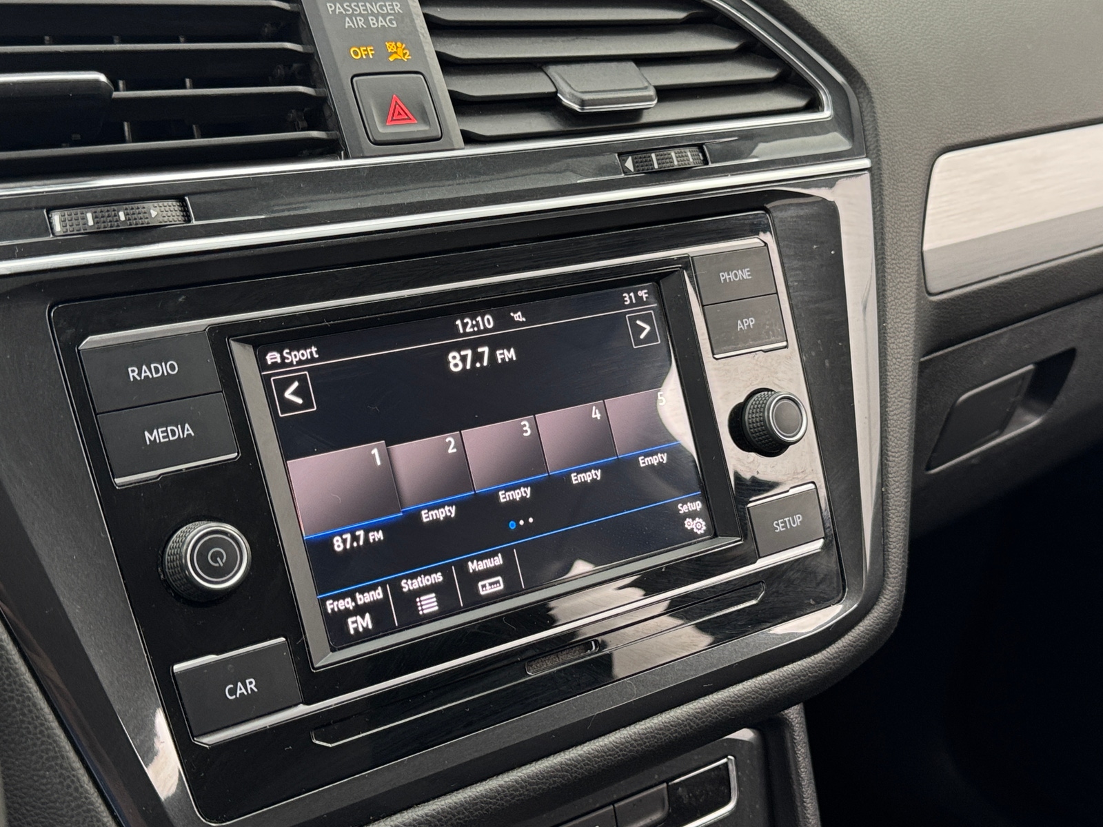 Thumbnail: 2019 Volkswagen Tiguan - 4