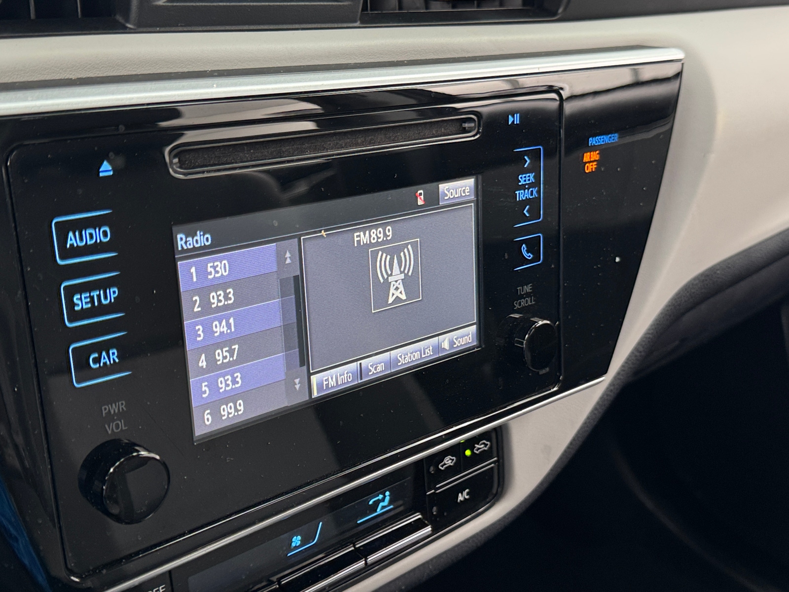 Thumbnail: 2018 Toyota Corolla - 4