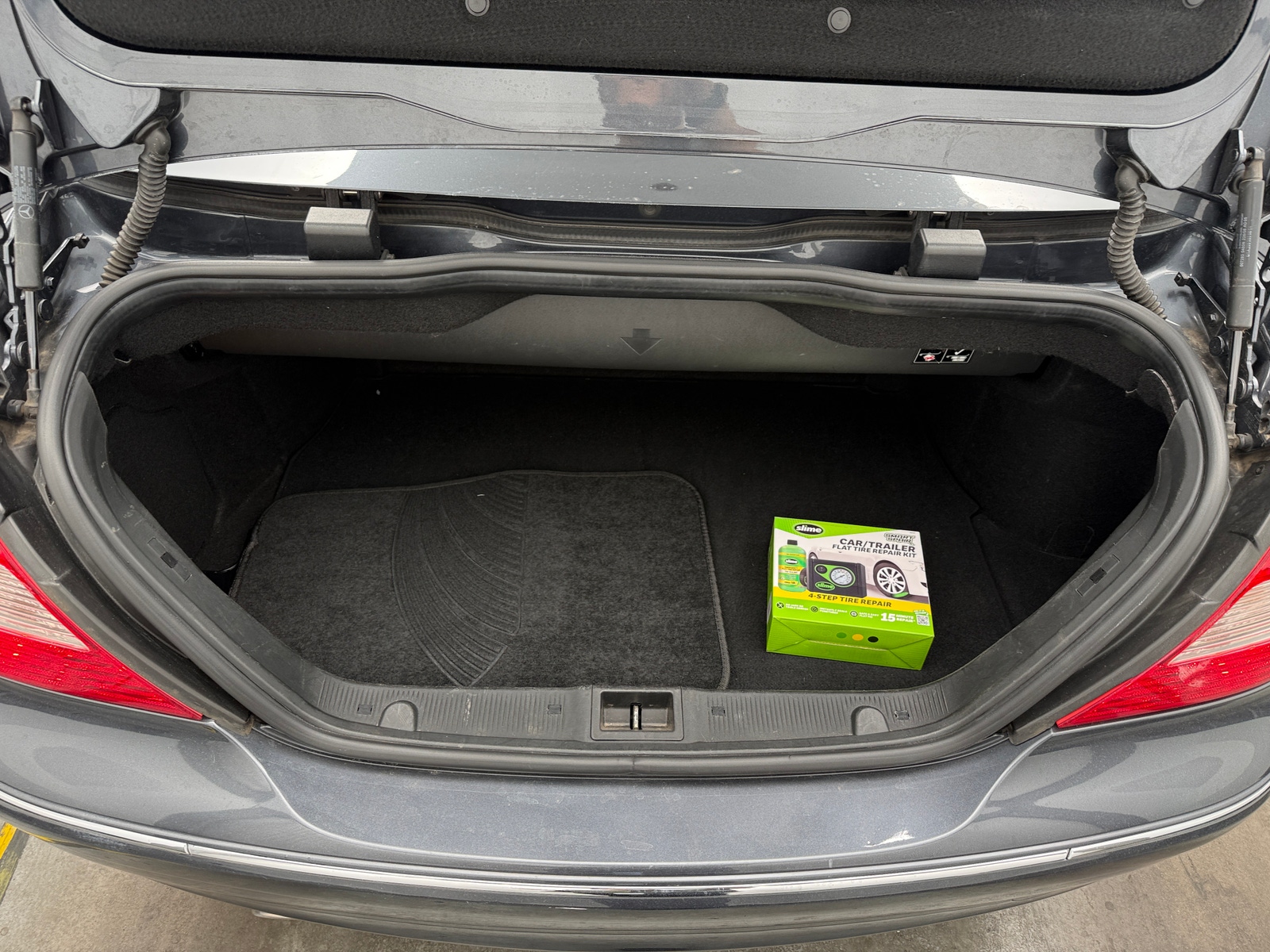 Thumbnail: 2009 Mercedes-Benz CLK - 6