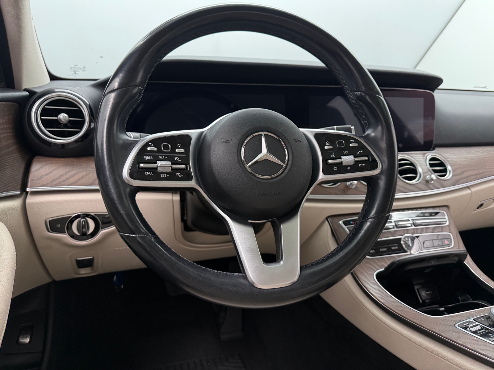 Thumbnail: 2020 Mercedes-Benz E-Class - 4