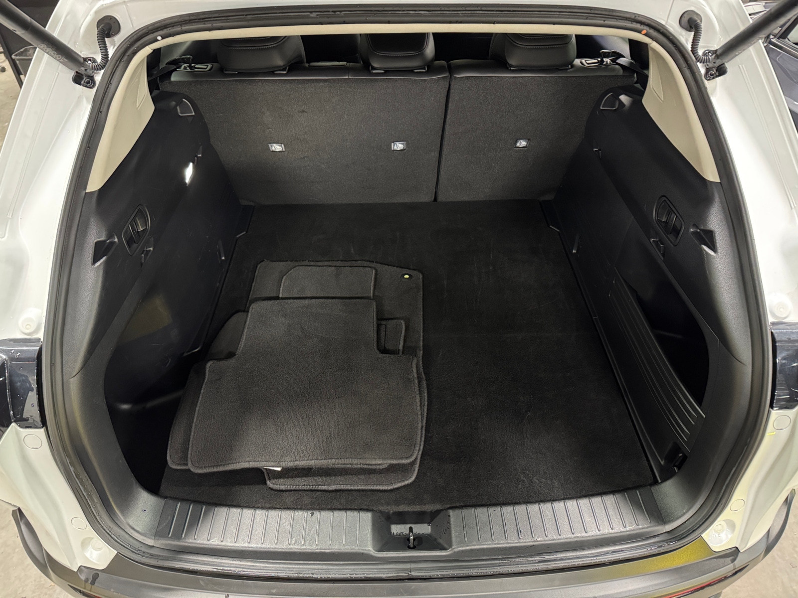 Thumbnail: 2025 Mazda CX-50 - 6