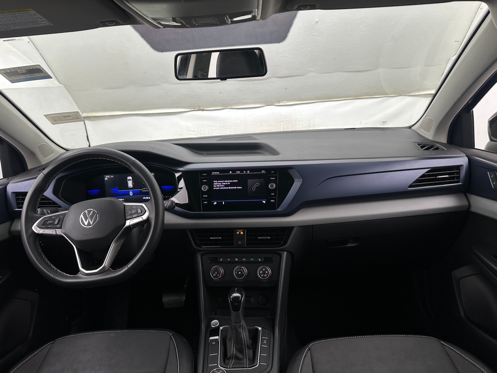 Thumbnail: 2022 Volkswagen Taos - 3