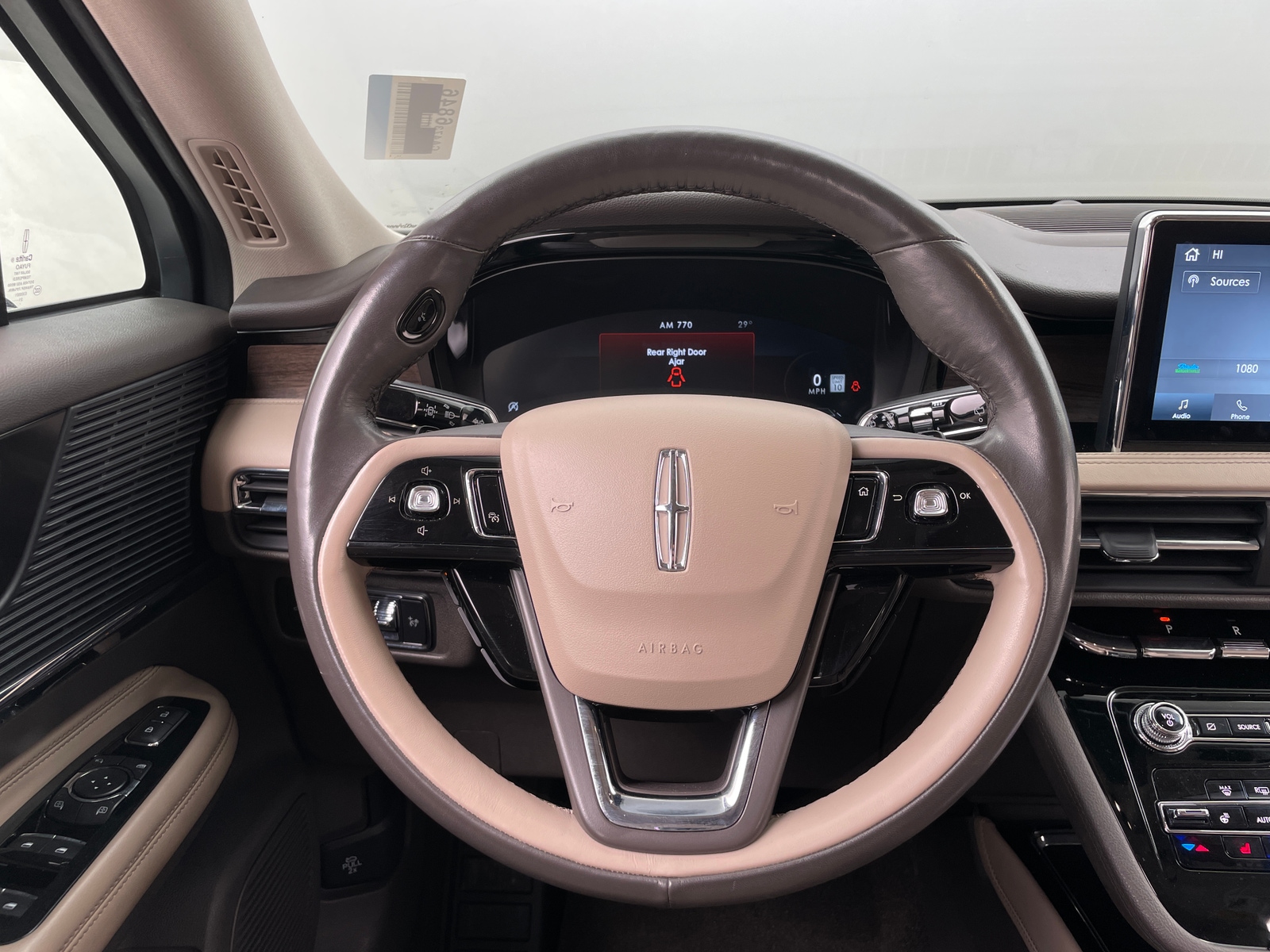 Thumbnail: 2022 Lincoln Corsair - 4