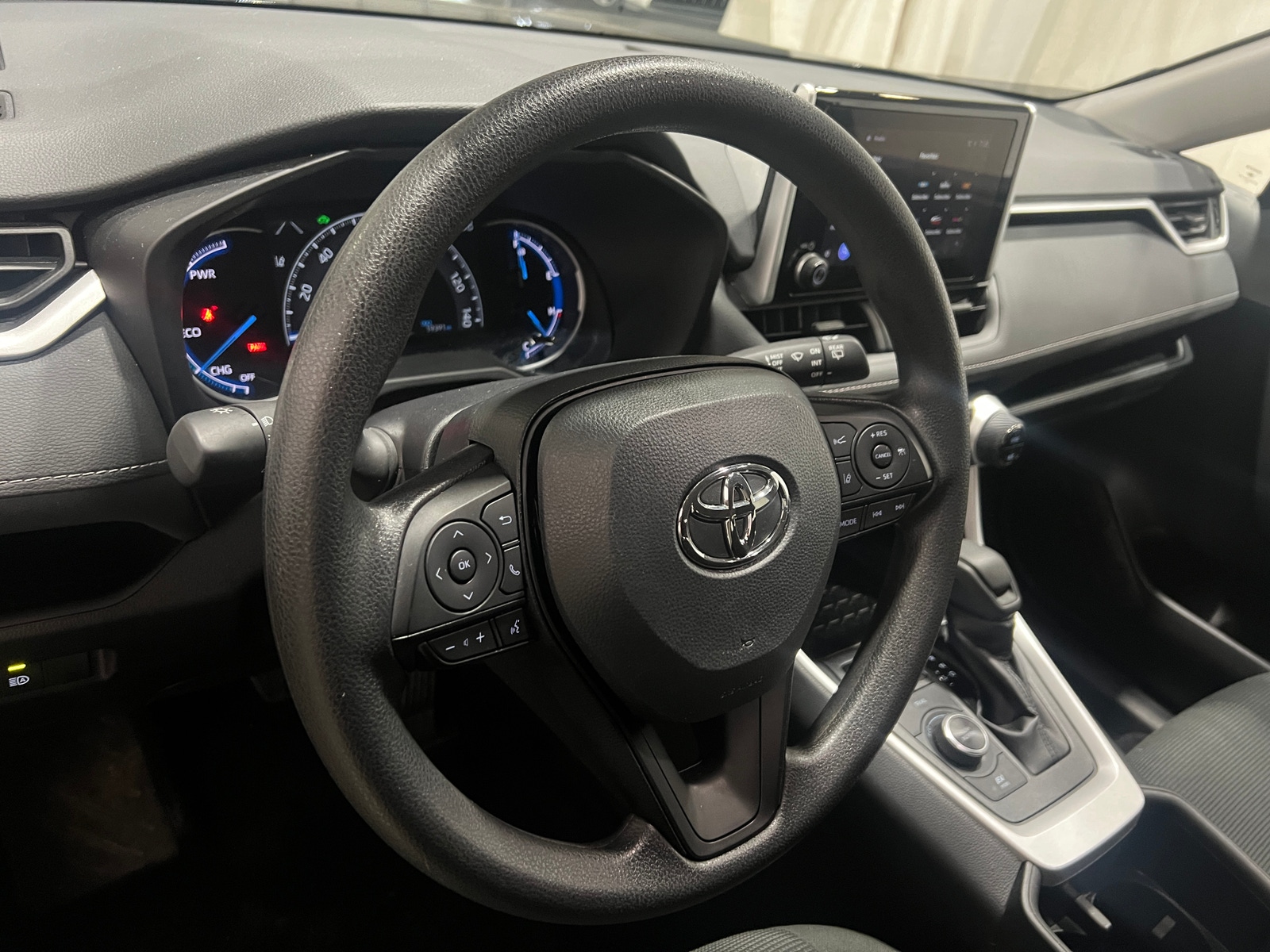 Thumbnail: 2025 Toyota RAV4 - 5