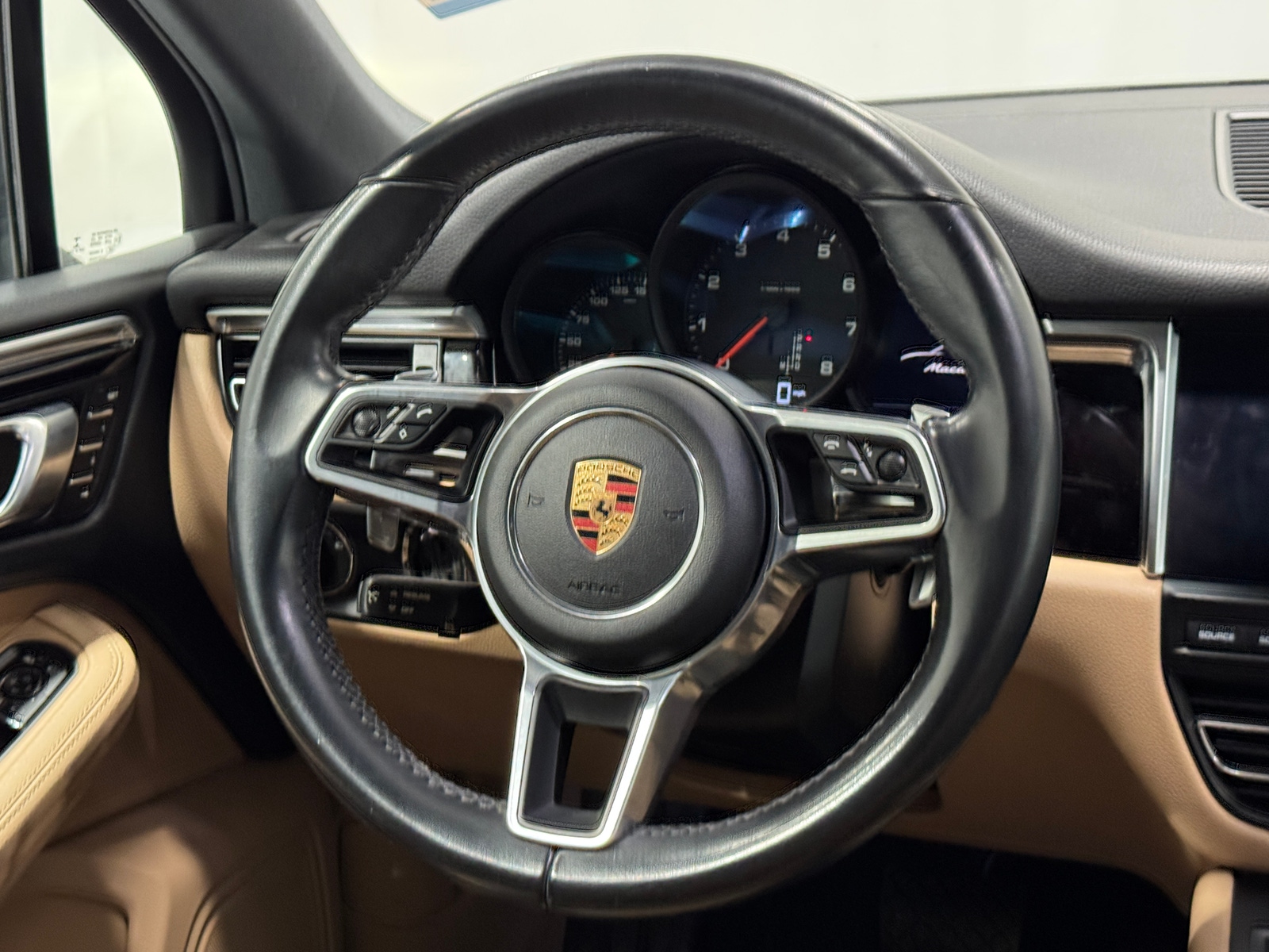 Thumbnail: 2019 Porsche Macan - 5