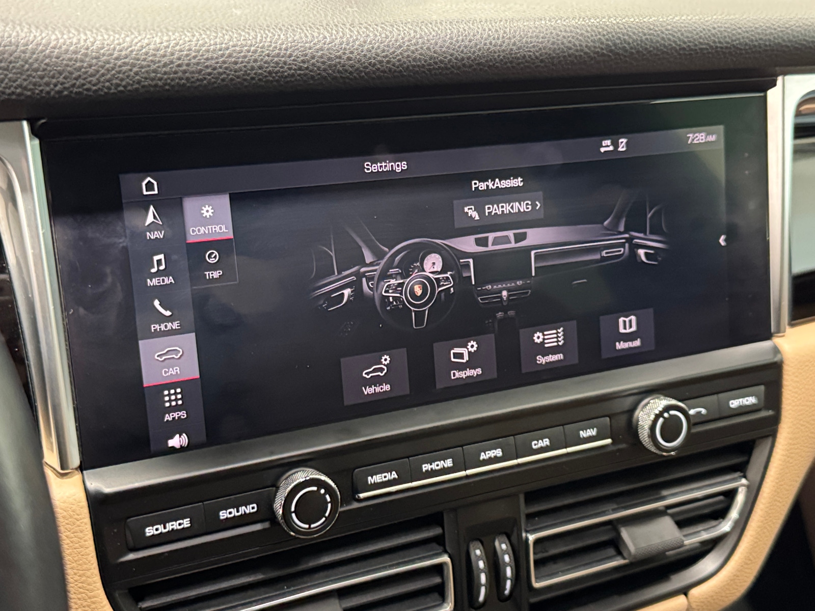 Thumbnail: 2019 Porsche Macan - 4