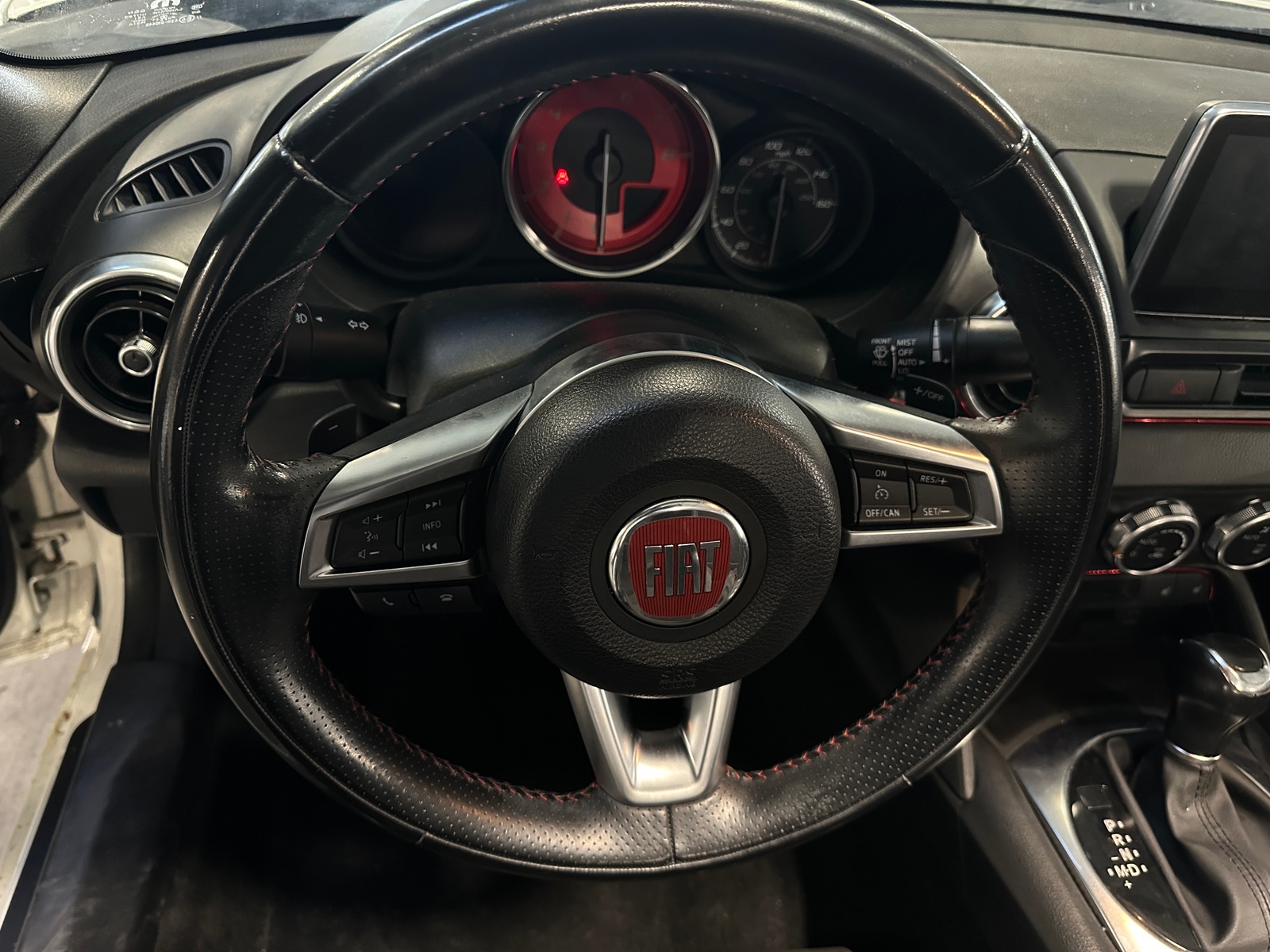 Thumbnail: 2018 Fiat 124 Spider - 4