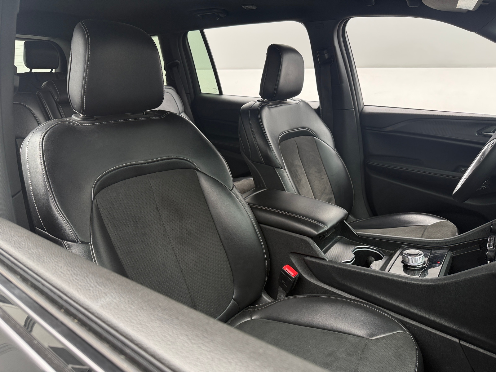 Thumbnail: 2024 Jeep Grand Cherokee L - 2