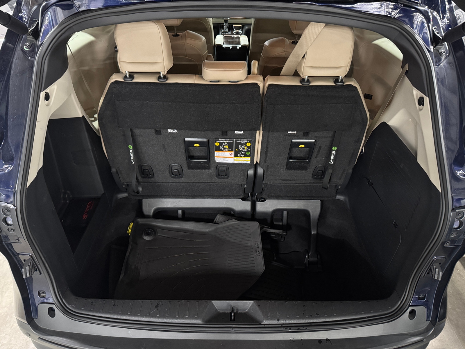 Thumbnail: 2023 Toyota Sienna - 6