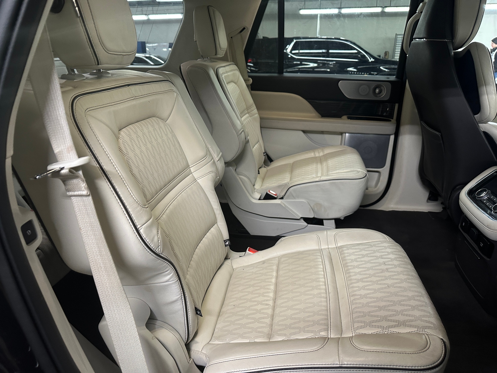 Thumbnail: 2020 Lincoln Navigator - 5