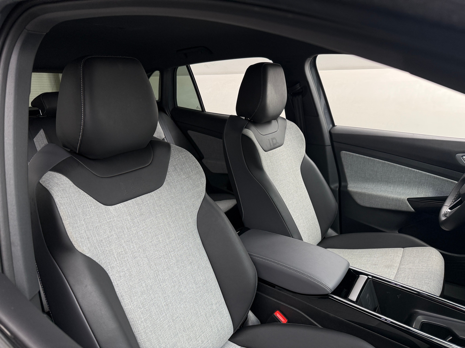 Thumbnail: 2025 Volkswagen ID.4 - 2