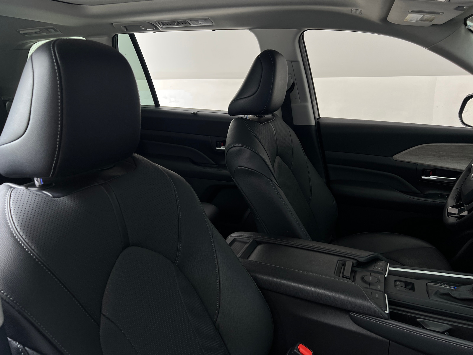 Thumbnail: 2025 Toyota Grand Highlander - 2