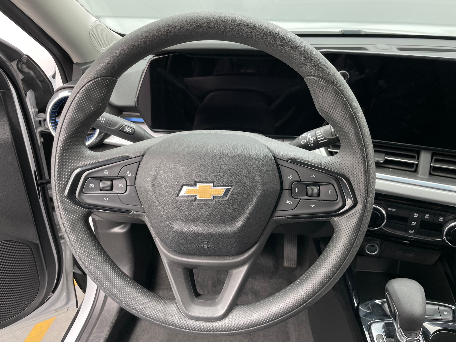 Thumbnail: 2025 Chevrolet Trax - 5