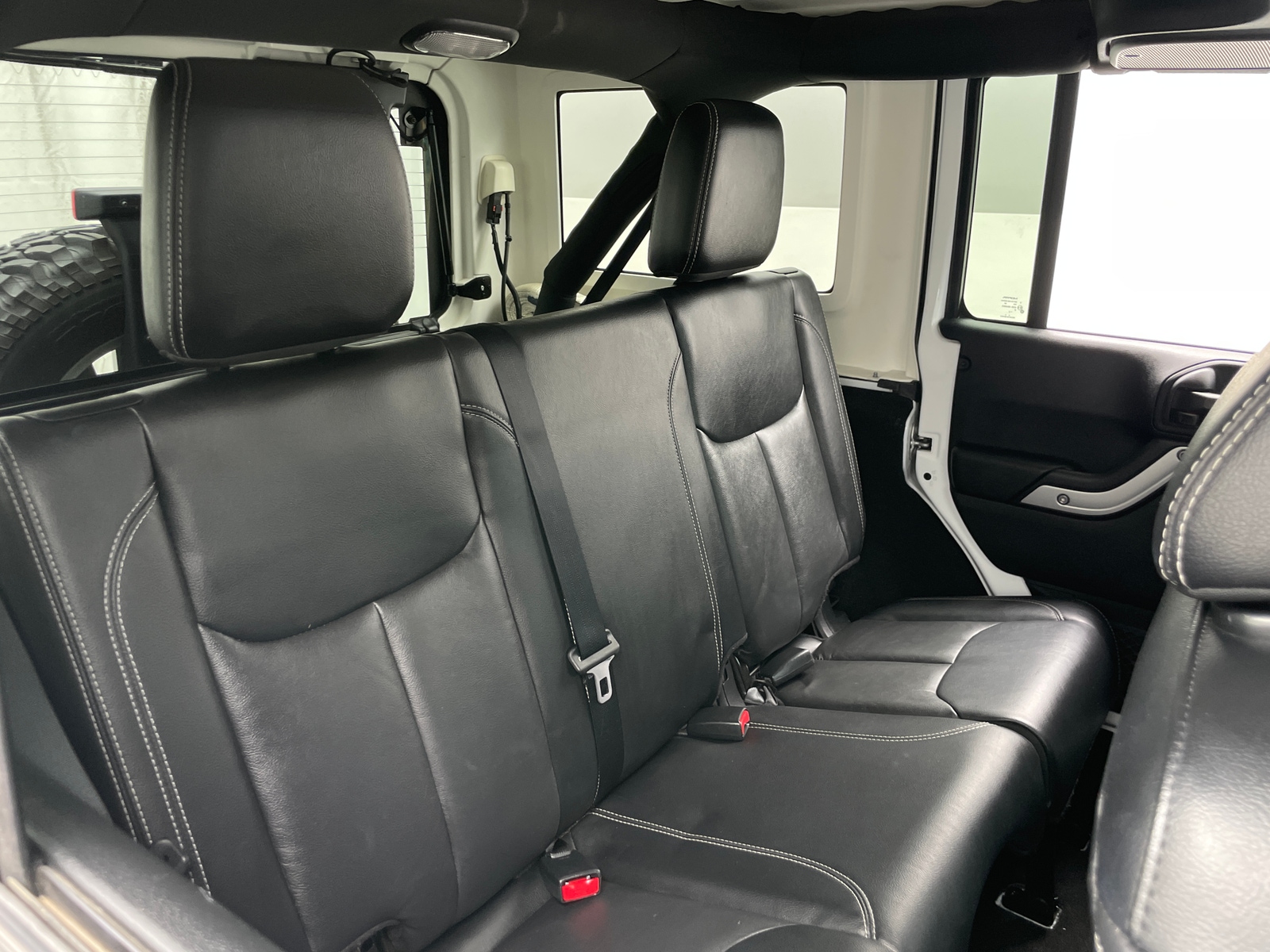 Thumbnail: 2017 Jeep Wrangler - 5