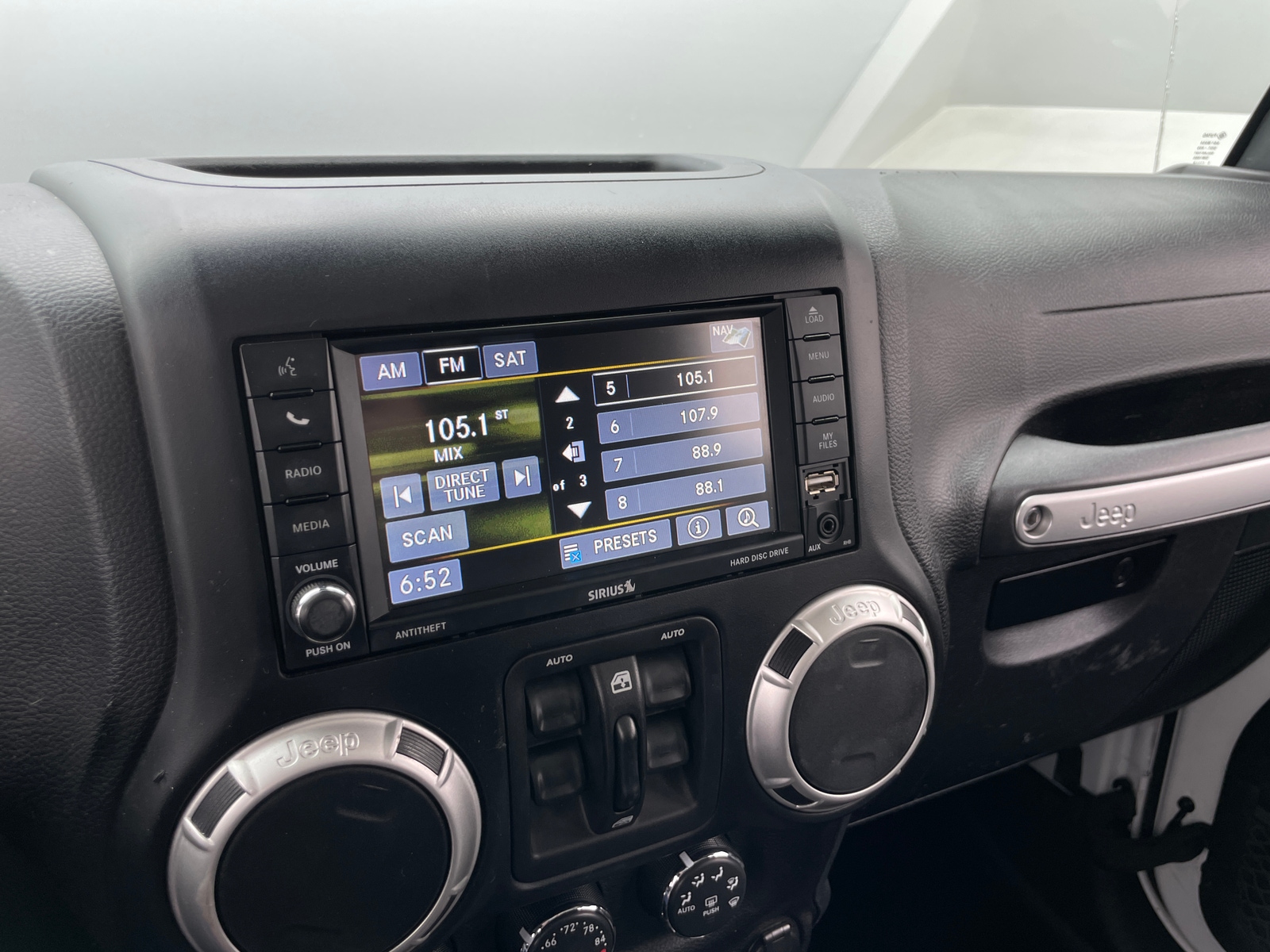 Thumbnail: 2017 Jeep Wrangler - 3