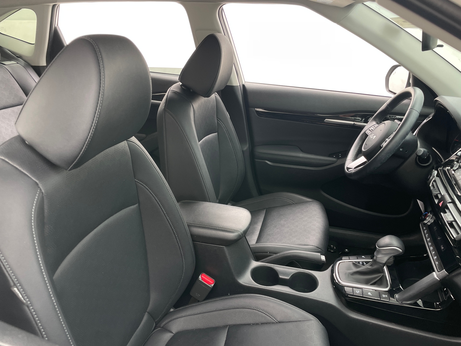 Thumbnail: 2023 Kia Seltos - 2