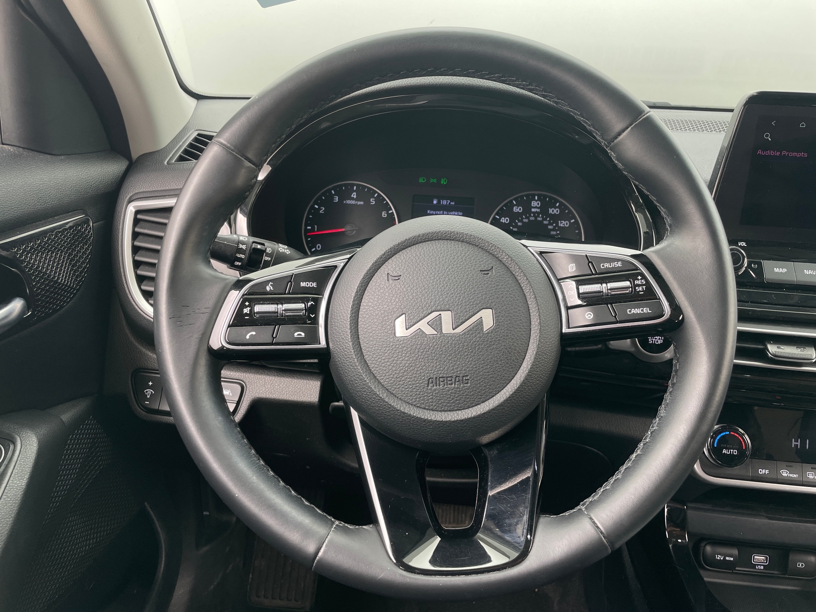 Thumbnail: 2023 Kia Seltos - 5