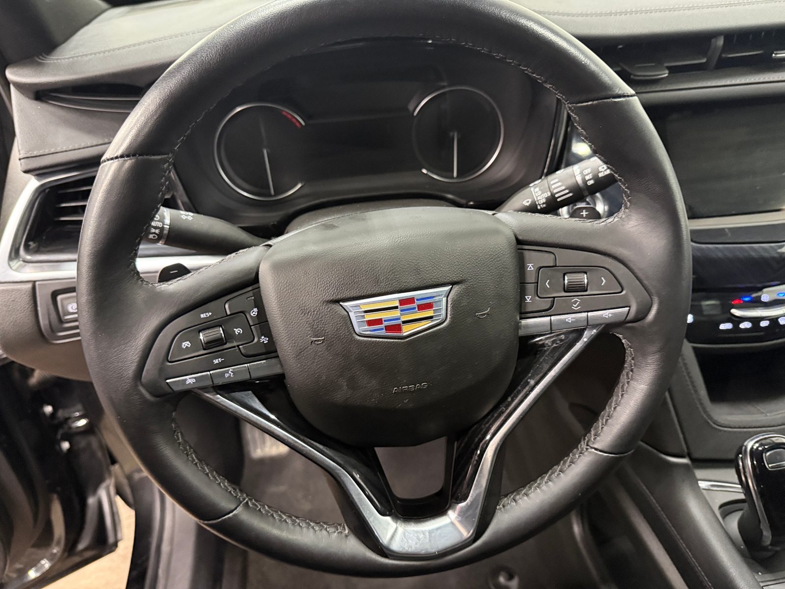 Thumbnail: 2025 Cadillac XT6 - 4