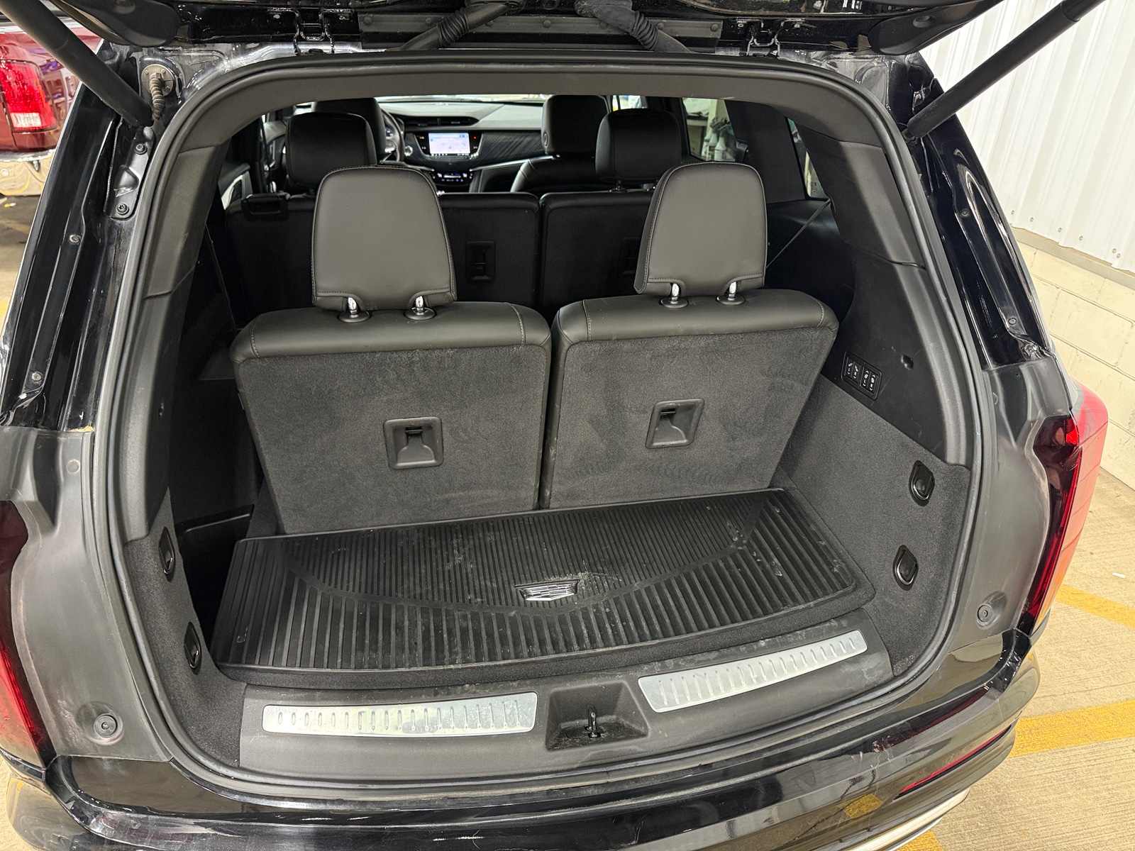 Thumbnail: 2025 Cadillac XT6 - 6