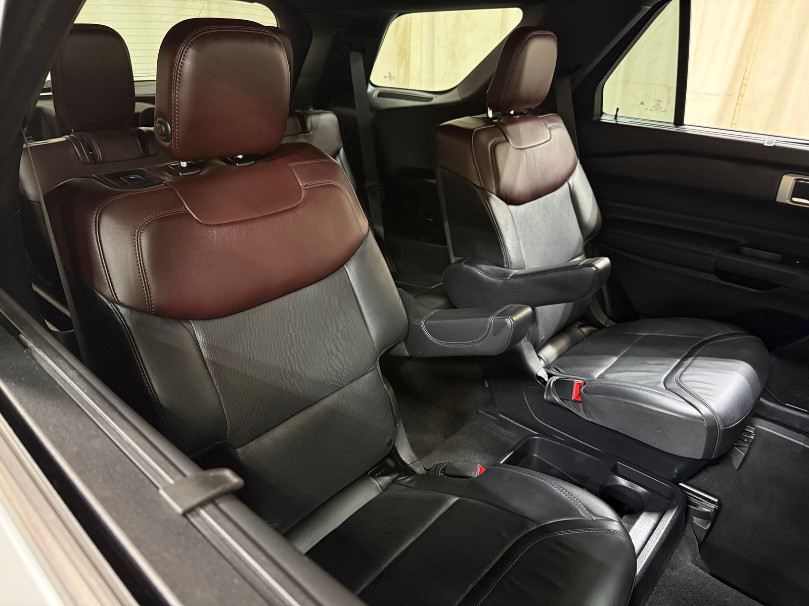 Thumbnail: 2020 Ford Explorer - 5