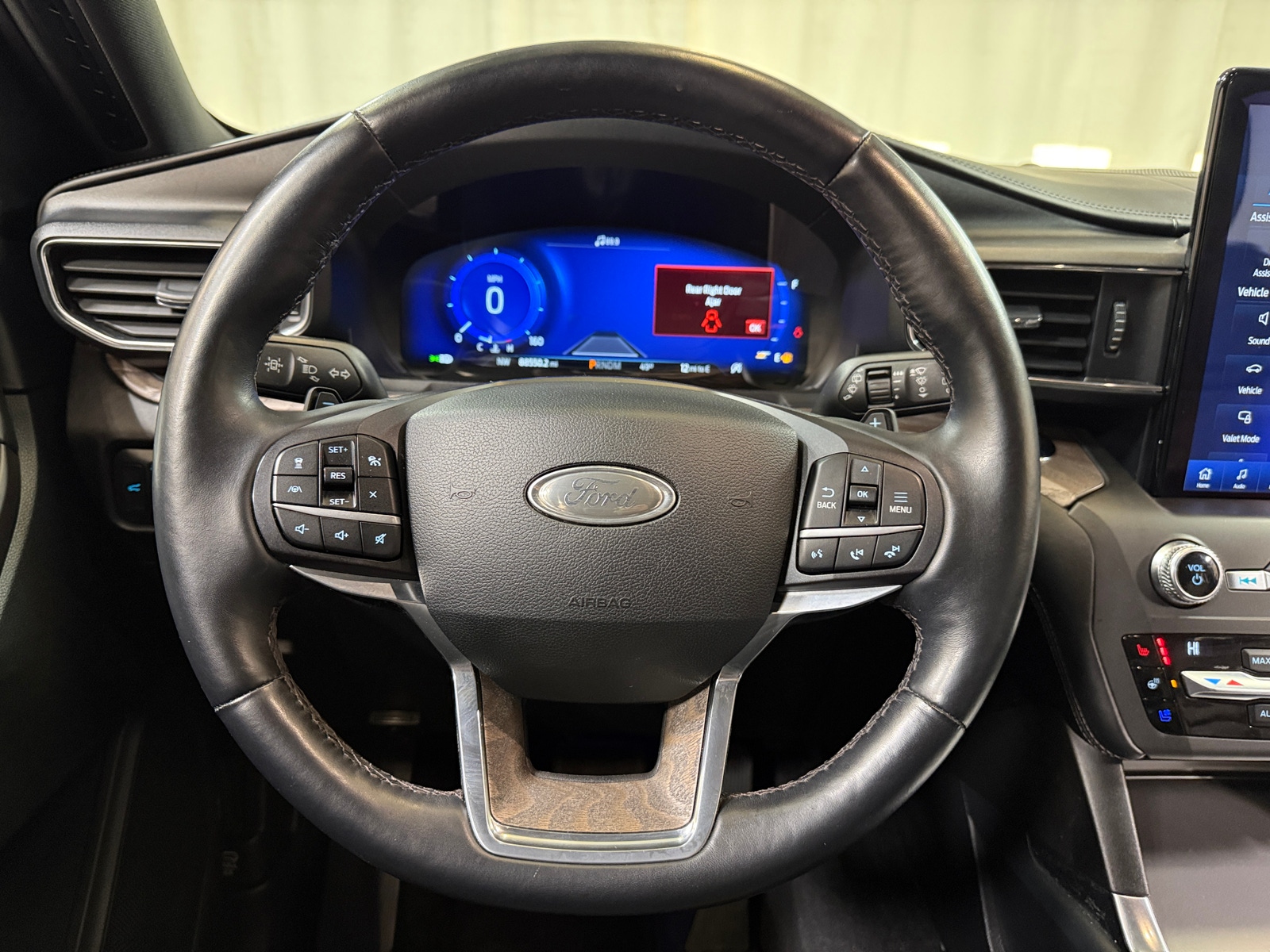 Thumbnail: 2020 Ford Explorer - 4