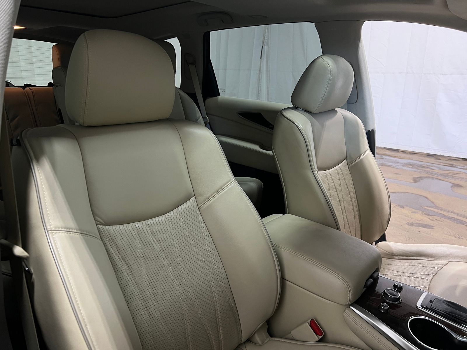 Thumbnail: 2017 INFINITI QX60 - 2