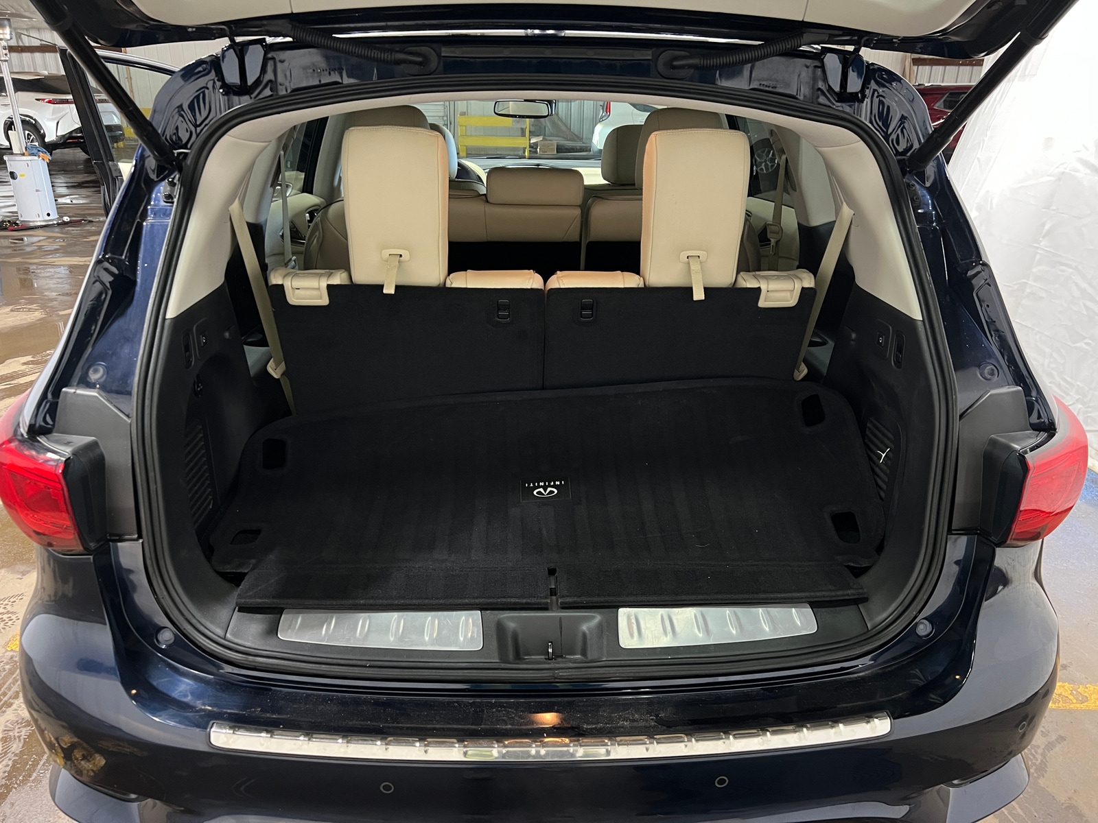 Thumbnail: 2017 INFINITI QX60 - 7