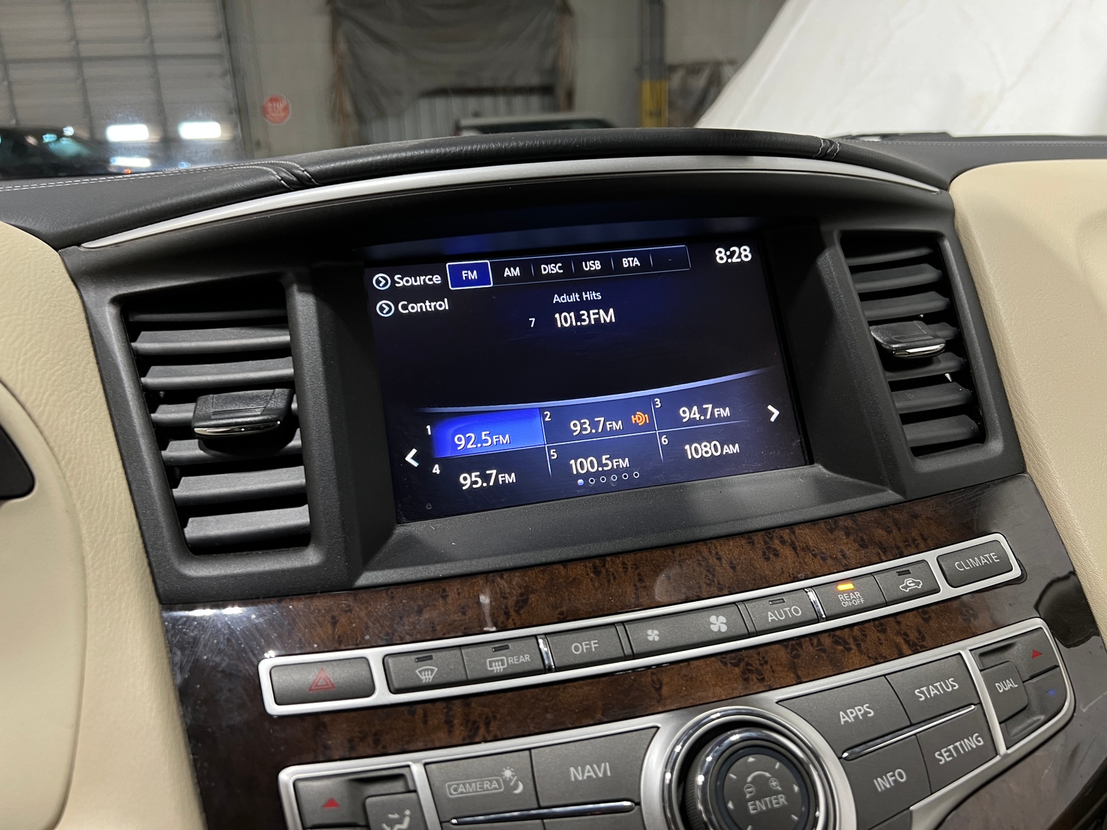 Thumbnail: 2017 INFINITI QX60 - 4