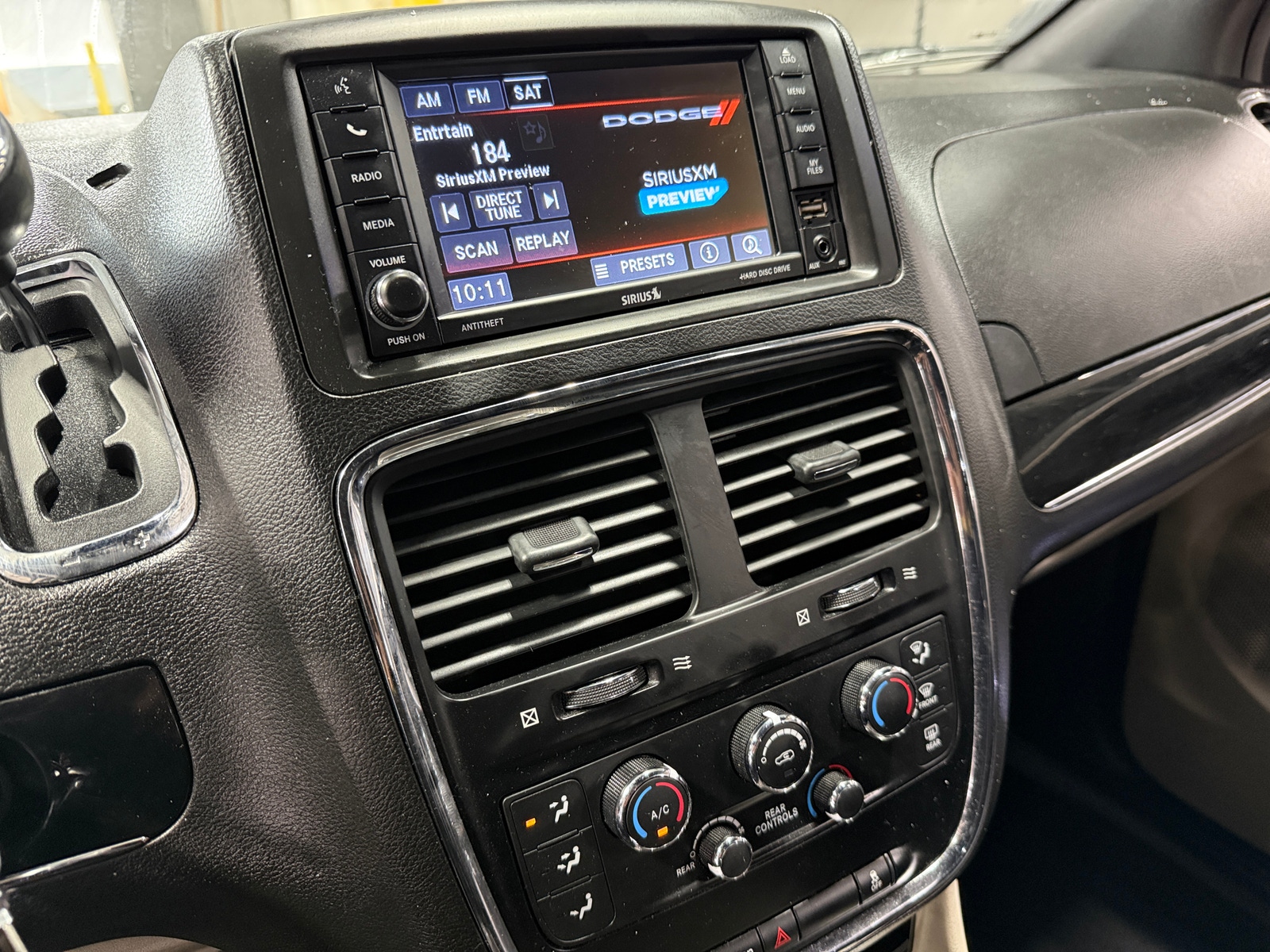 Thumbnail: 2018 Dodge Grand Caravan - 3