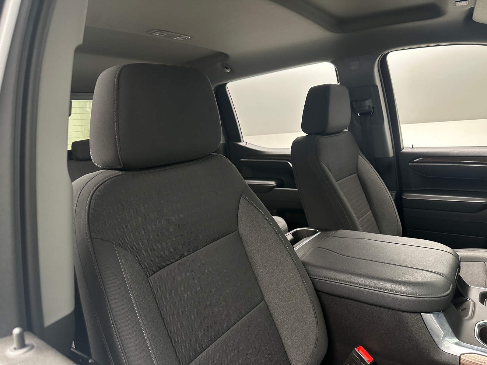 Thumbnail: 2025 Chevrolet Silverado 1500 - 2